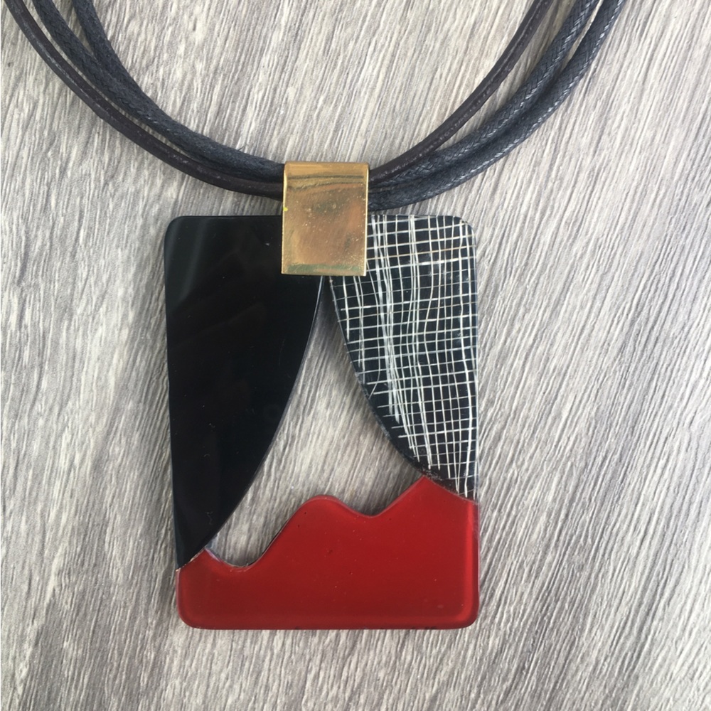 Vintage 1980’s statement necklace. Red, black & white